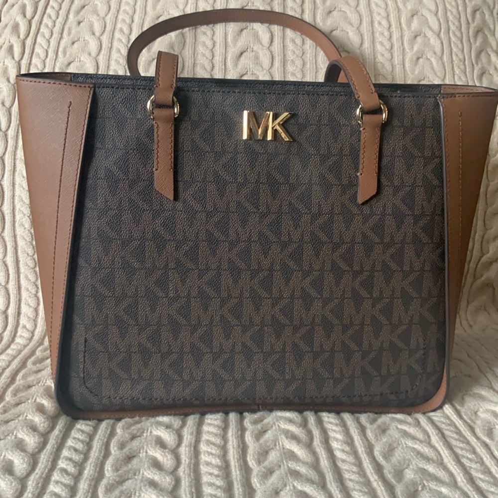 Micheal Kors Sylvia tote bag